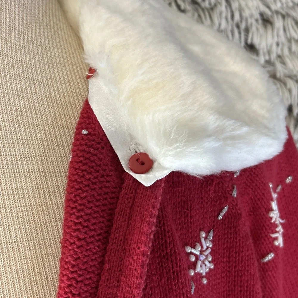 Tiara Snowman Christmas Winter Wonderland Snowflakes Red‎ Zip Up Sweater Medium